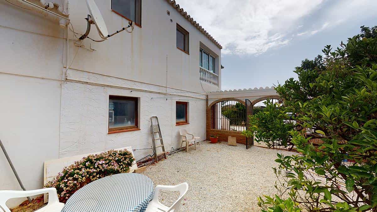 House in Almayate Bajo, Andalusia 11821459