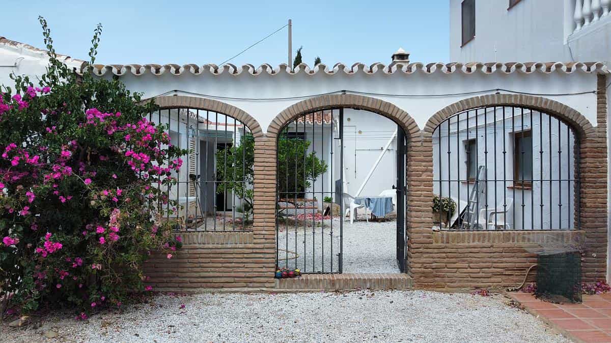 Casa nel Almayate Bajo, Andalusia 11821459