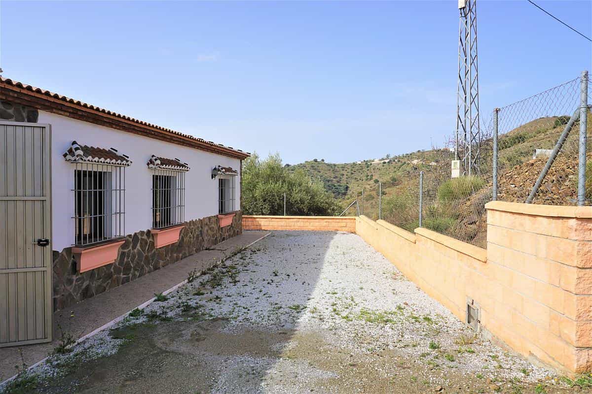 House in Sayalonga, Andalusia 11821480