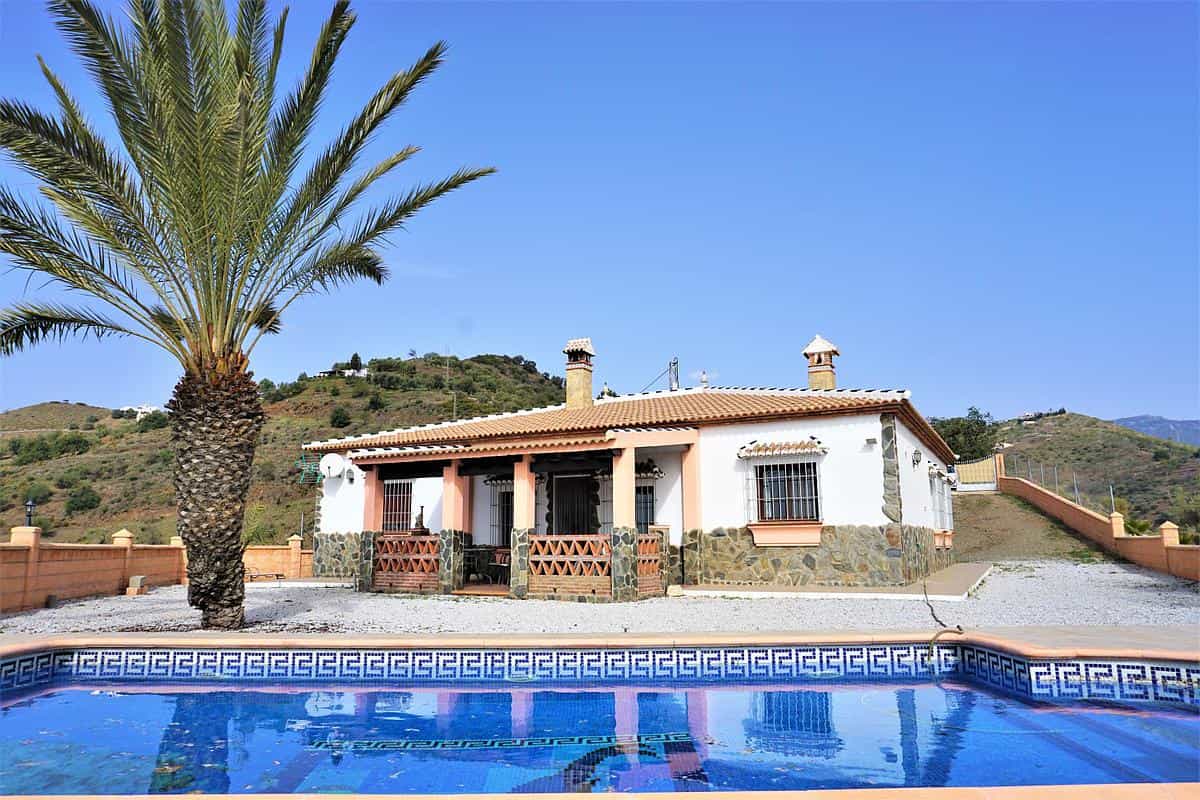 House in Sayalonga, Andalusia 11821480