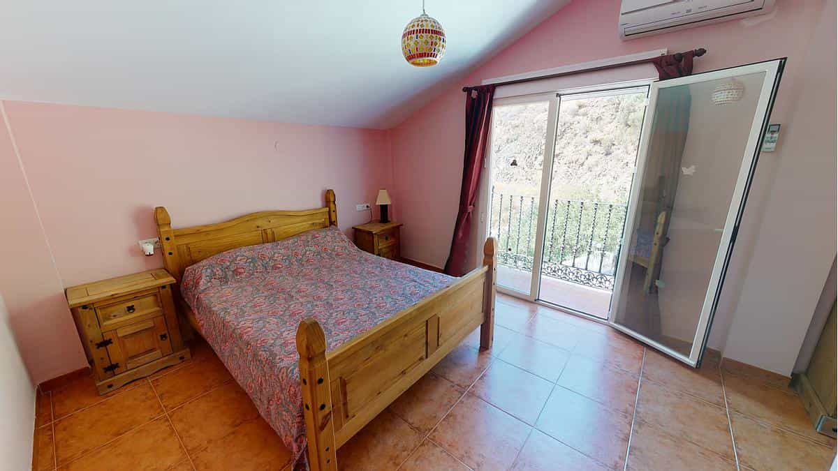 σπίτι σε Arenas, Andalucía 11821731