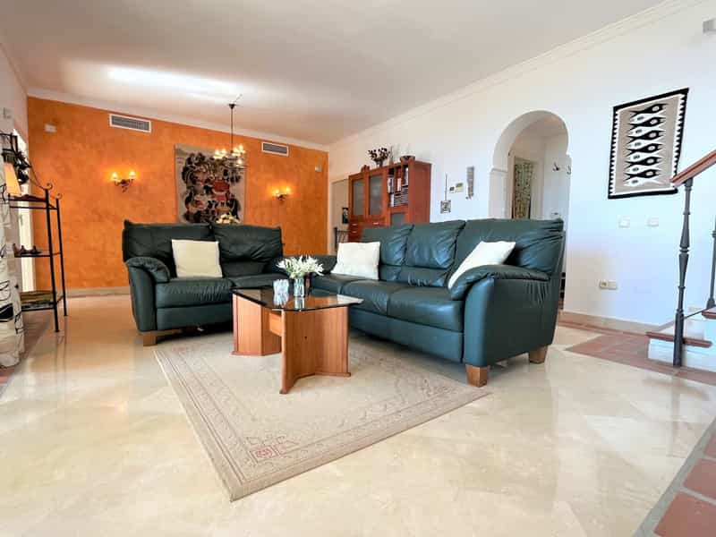 公寓 在 Casares, Andalusia 11821790