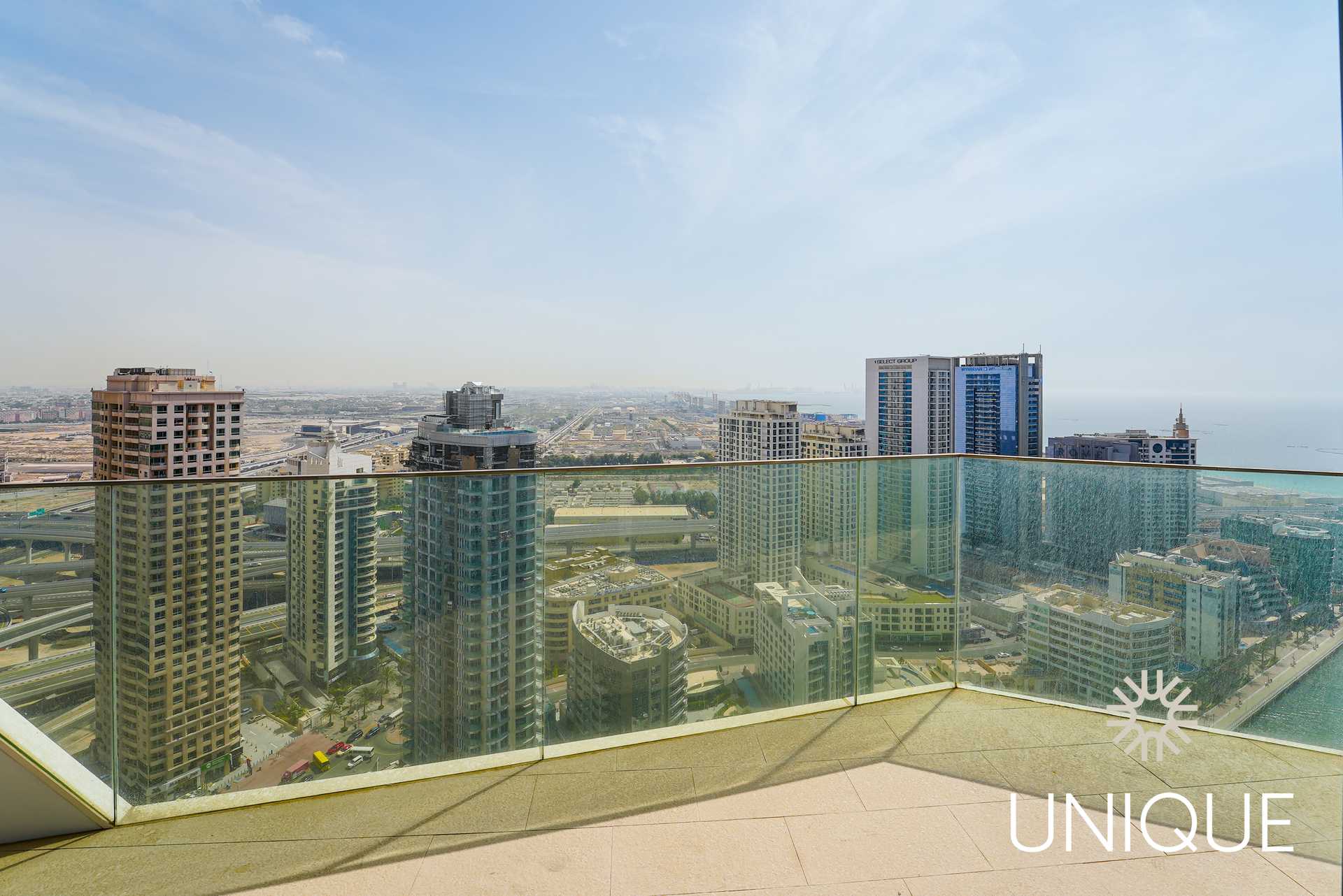Condominium in Dubai, Dubayy 11822519