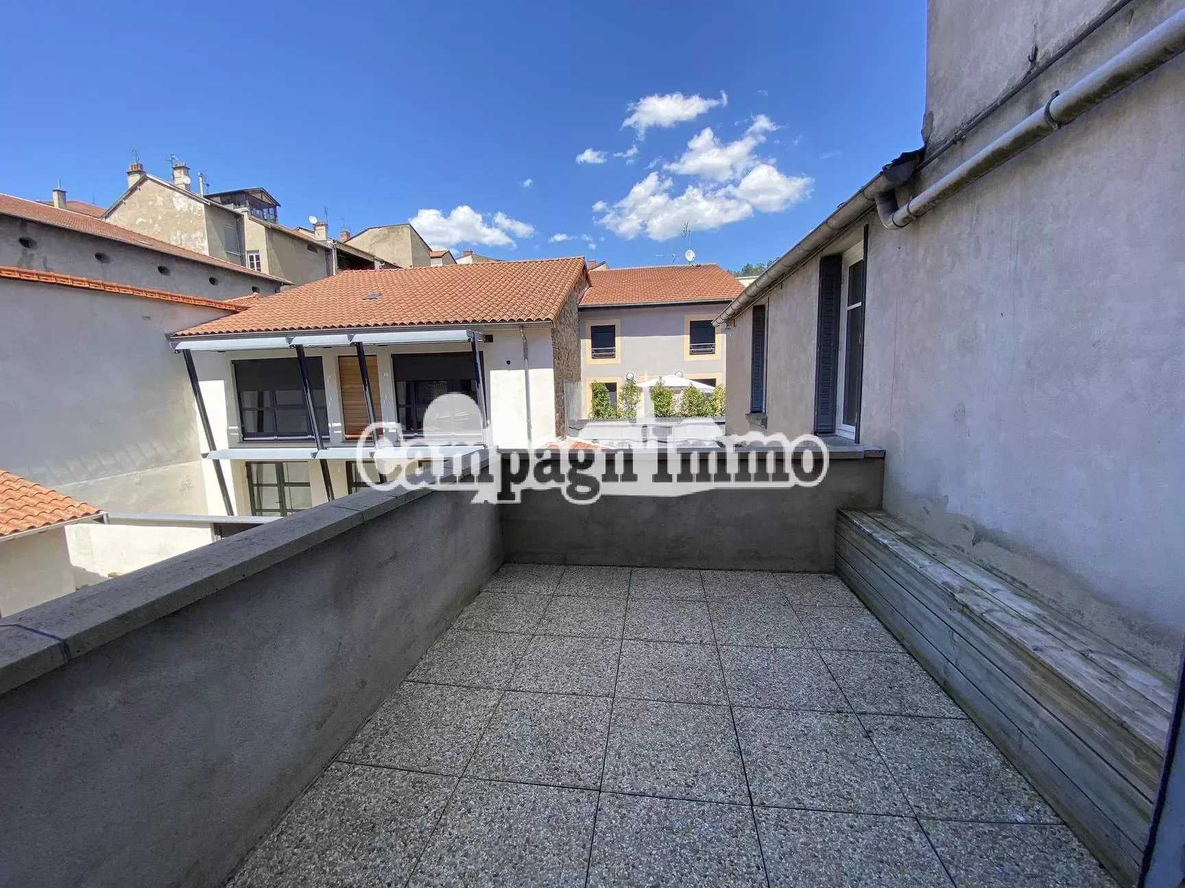 Condominium in Tarare, Auvergne-Rhone-Alpes 11822766