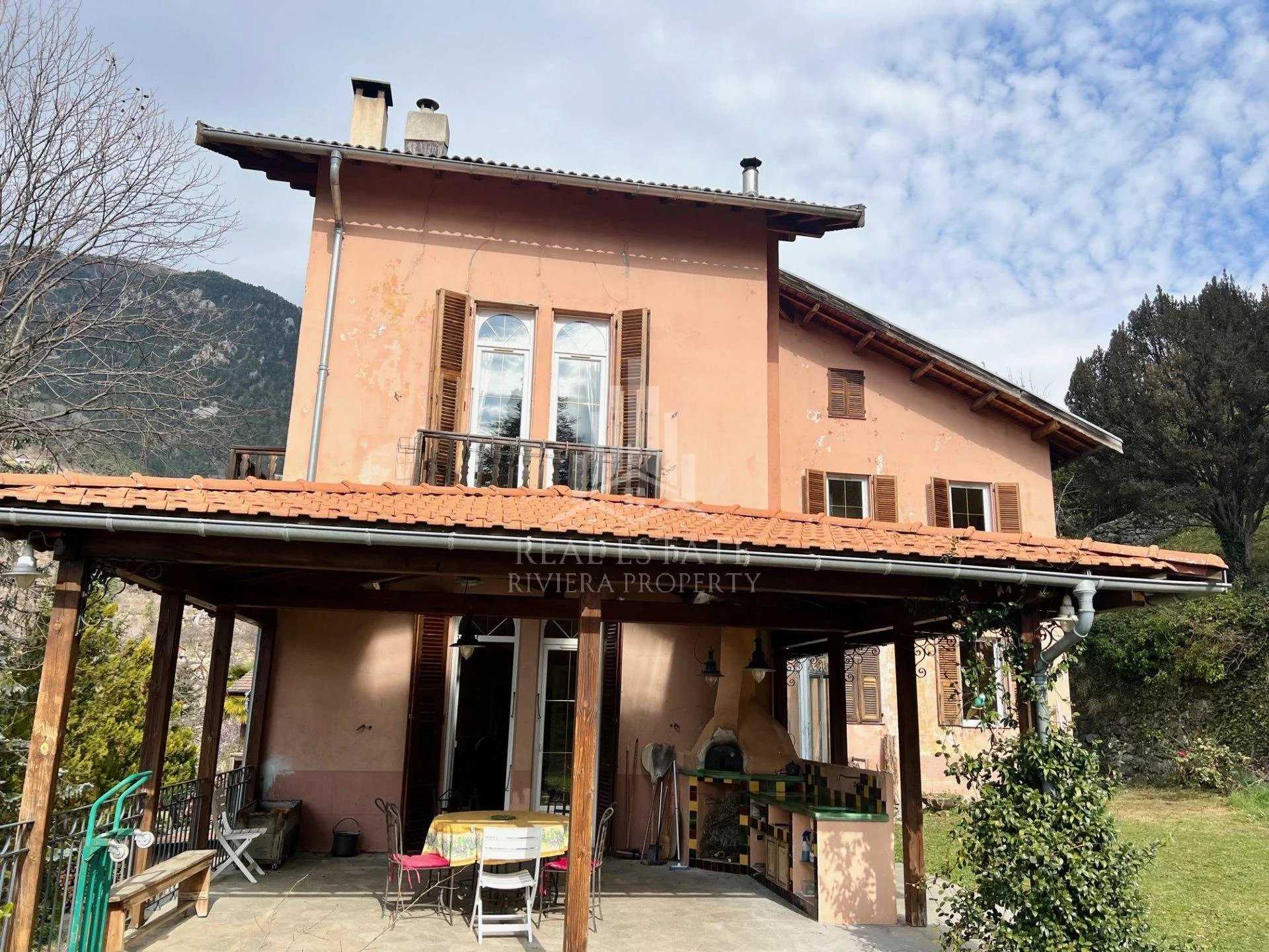 Casa nel Saint-Martin-Vésubie, Provenza-Alpi-Costa Azzurra 11822870