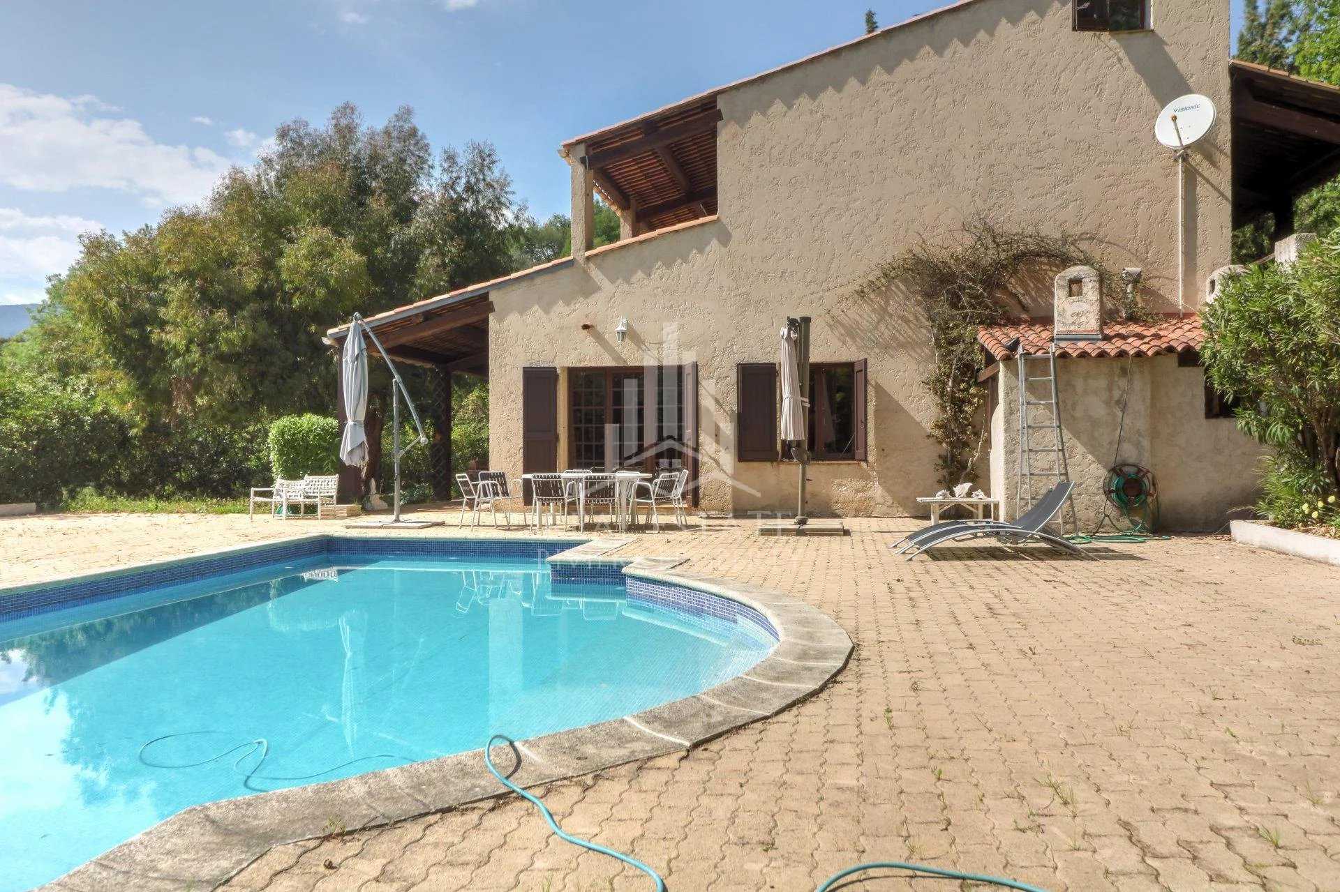 House in Contes, Provence-Alpes-Cote d'Azur 11822873