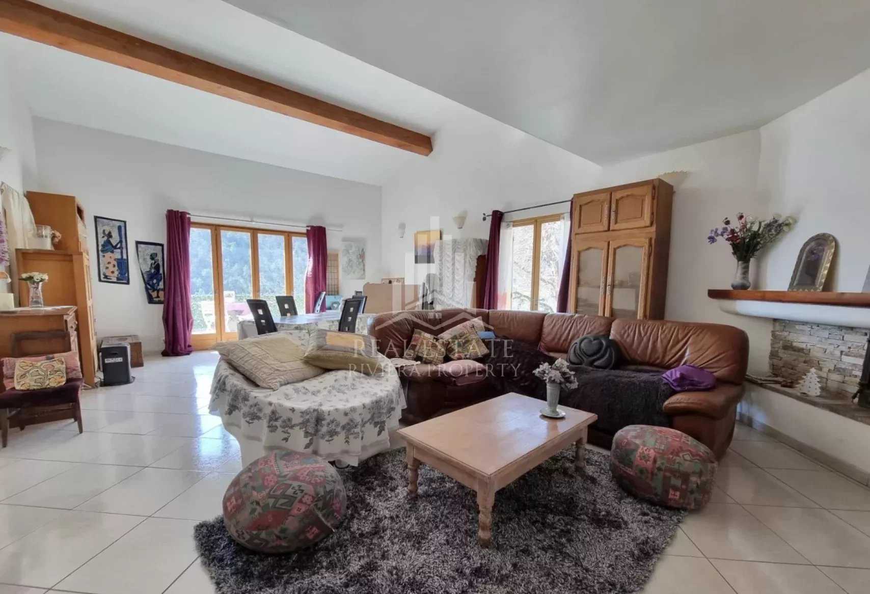 بيت في L'Escarene, Provence-Alpes-Cote d'Azur 11822888