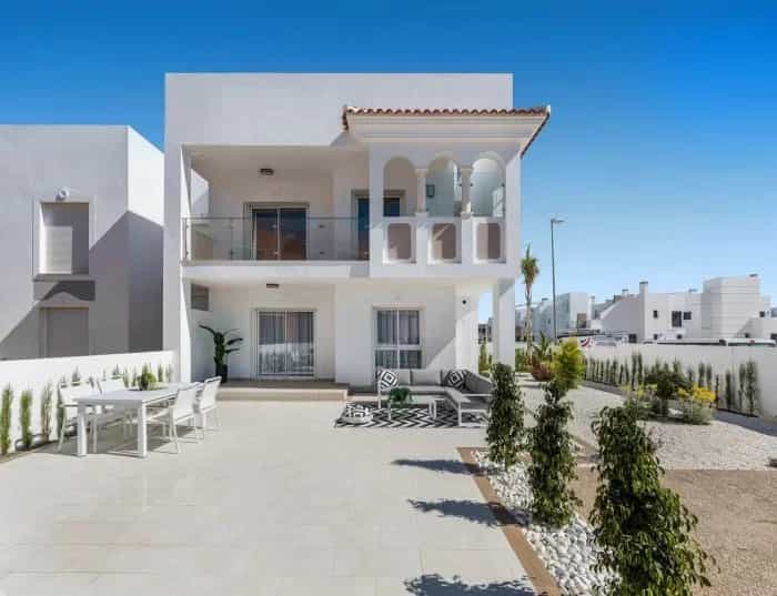 Condominium in Benijofar, Valencia 11823068