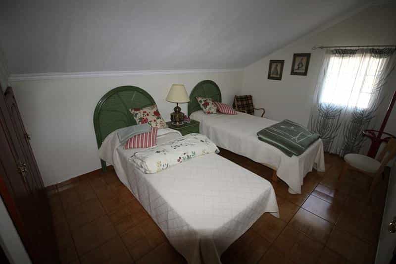 房子 在 Arenas, Andalucía 11823886