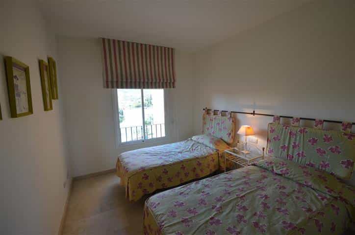 公寓 在 Puerto de la Duquesa, Andalusia 11823897