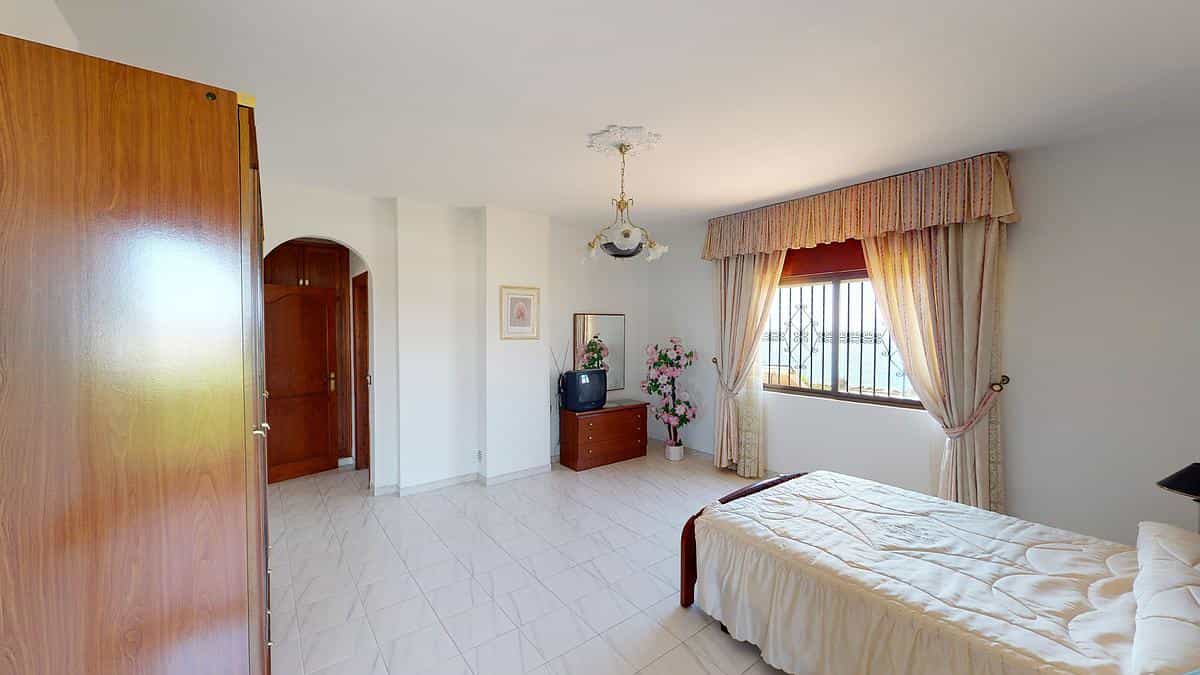 σπίτι σε Algarrobo-Costa, Andalucía 11823930