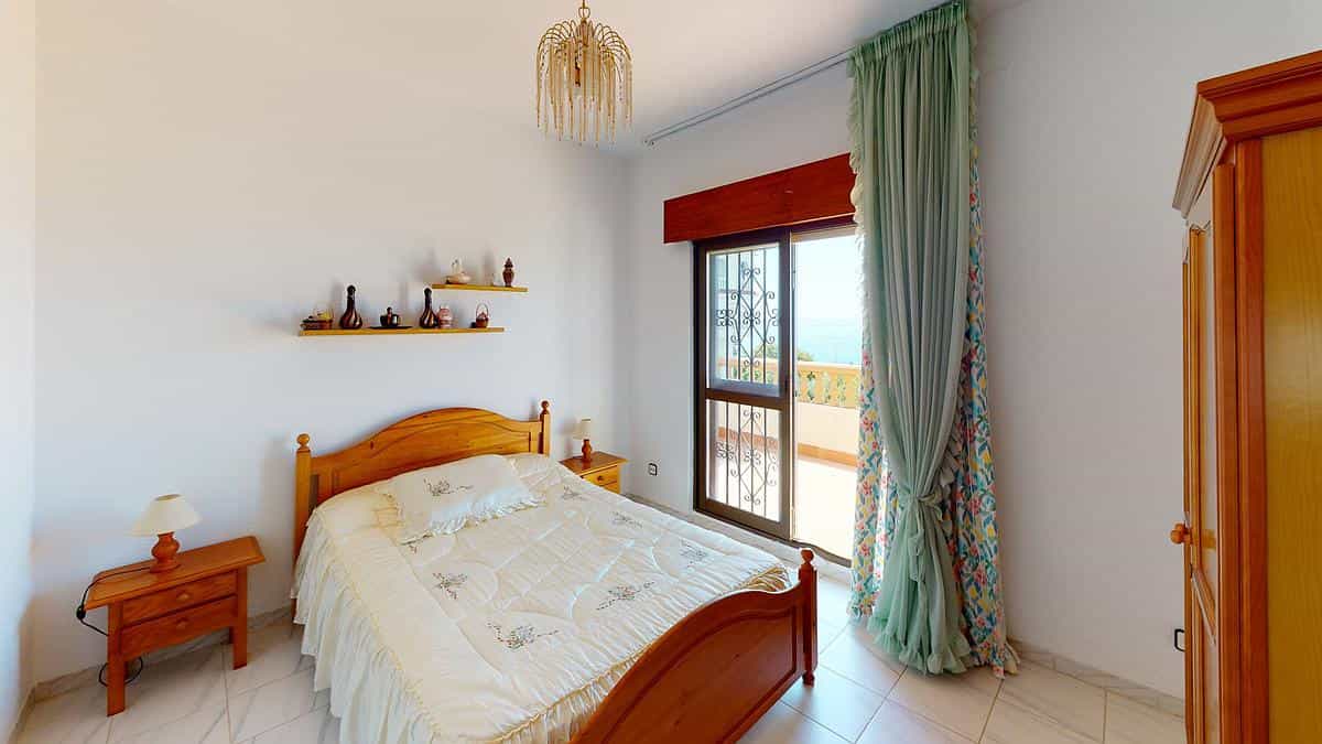 Talo sisään Algarrobo-Costa, Andalucía 11823930