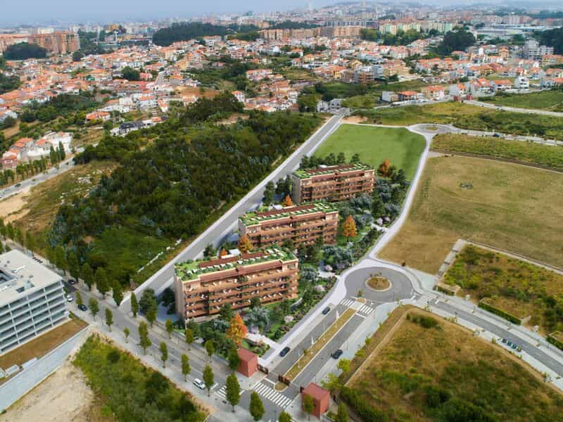 Condominium in Vila Nova de Gaia, Porto District 11823936