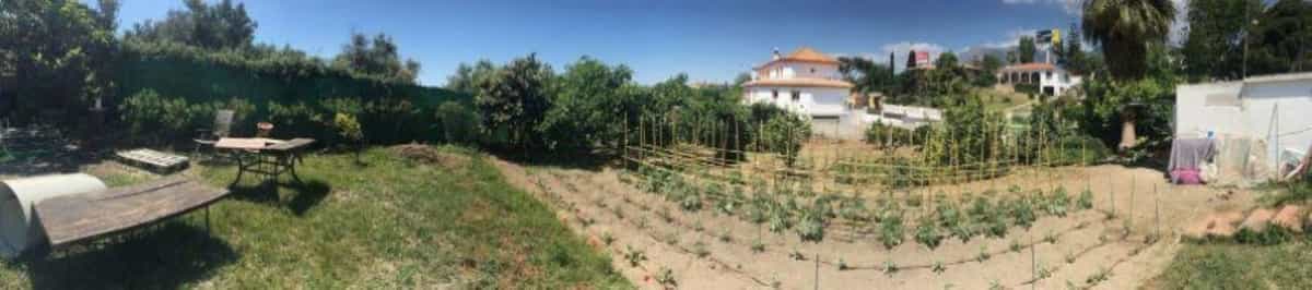 Land in Marbella, Andalusia 11824254