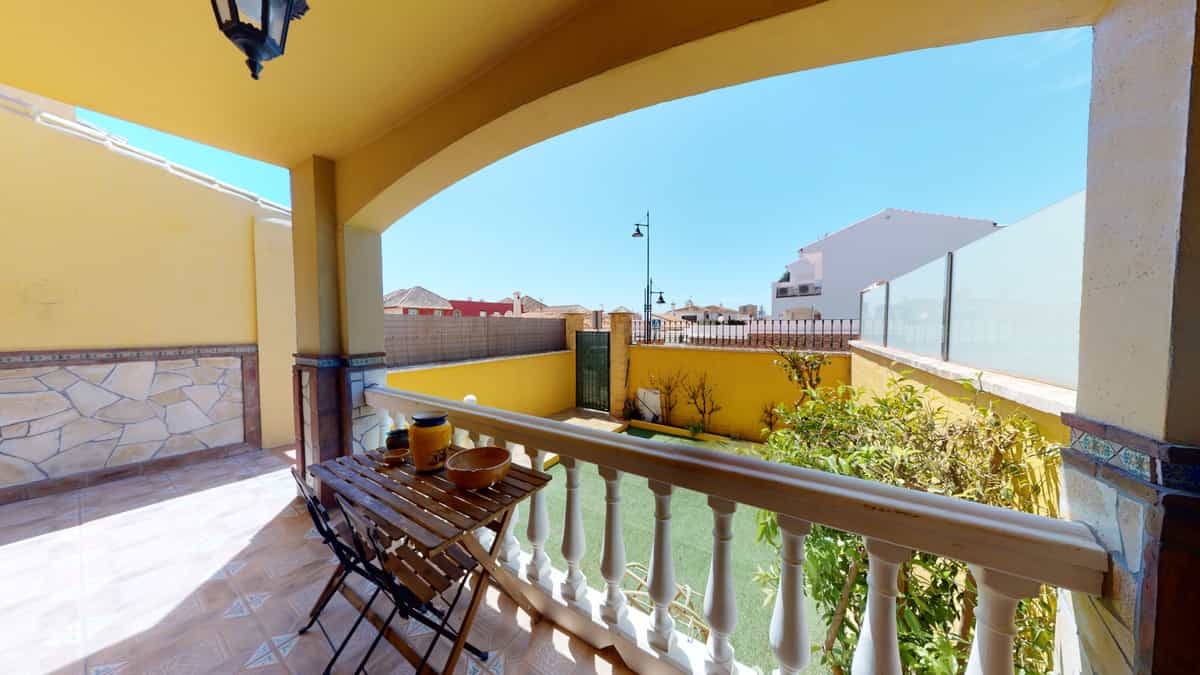 House in Fuengirola, Andalusia 11824298