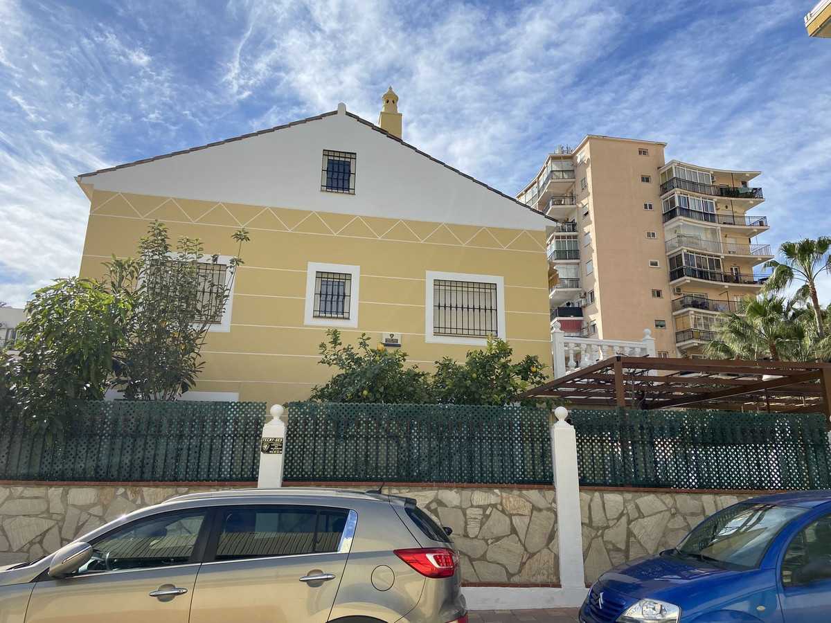 House in Fuengirola, Andalusia 11824309