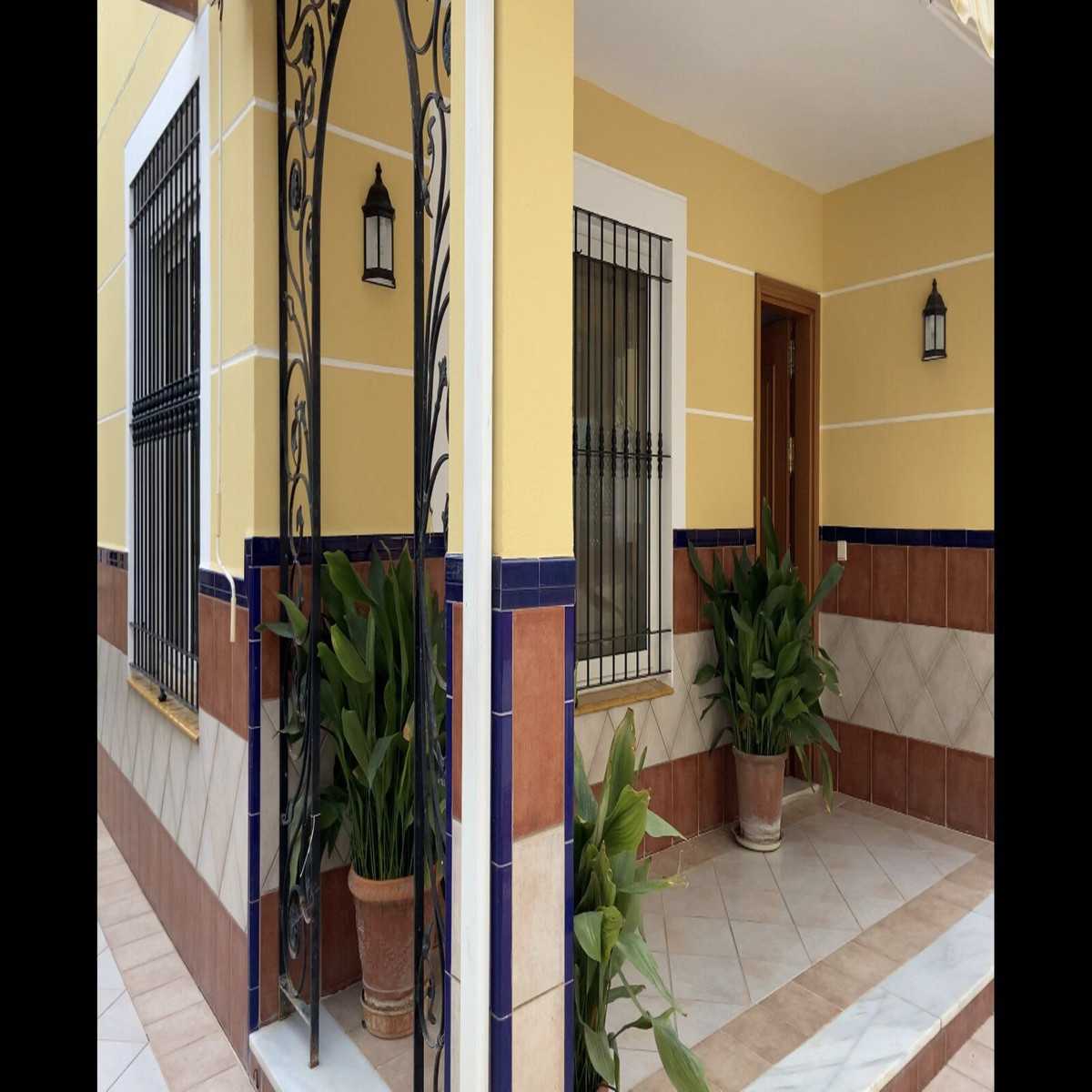House in Fuengirola, Andalusia 11824309