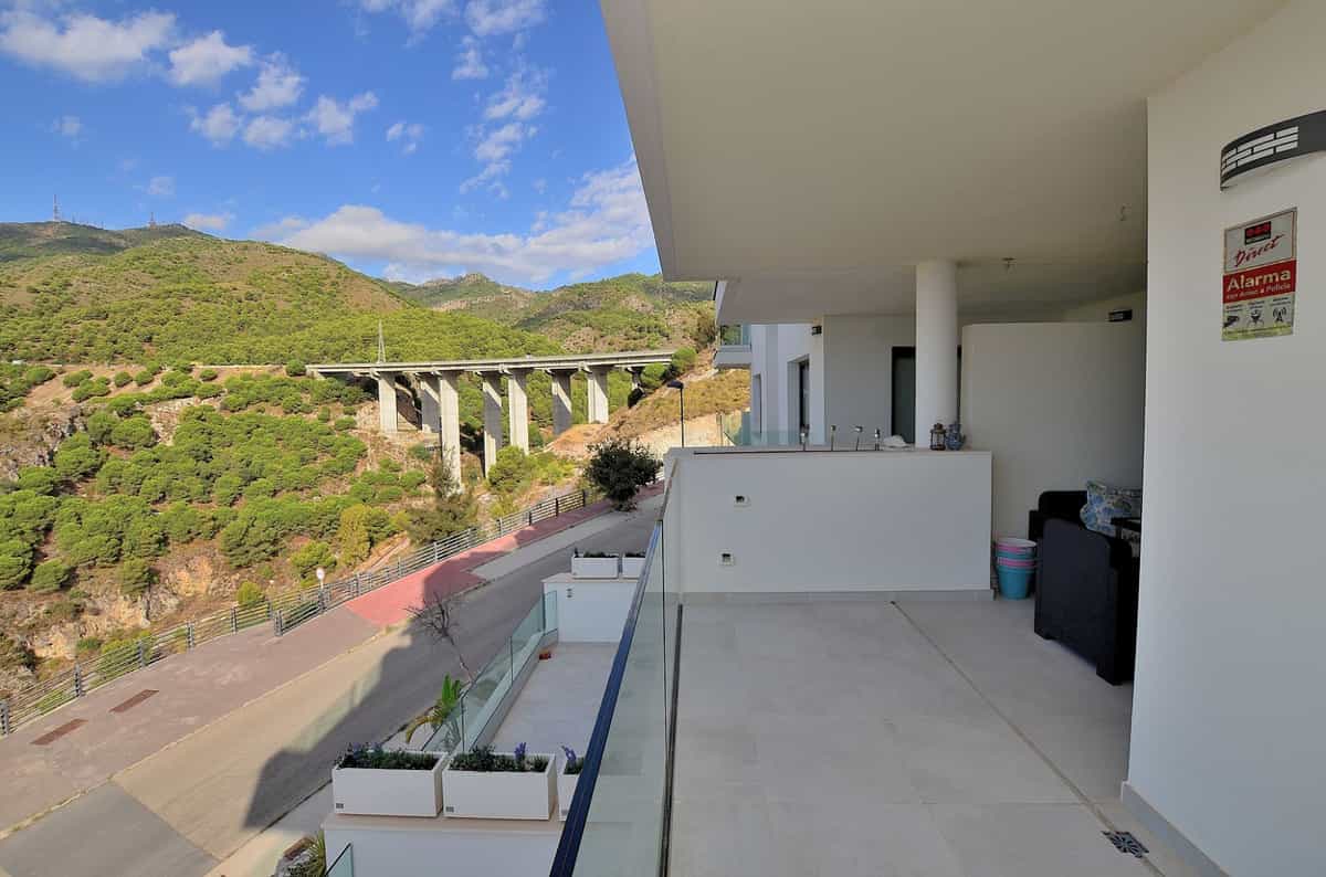 Condominium in Benalmádena, Andalusia 11824944