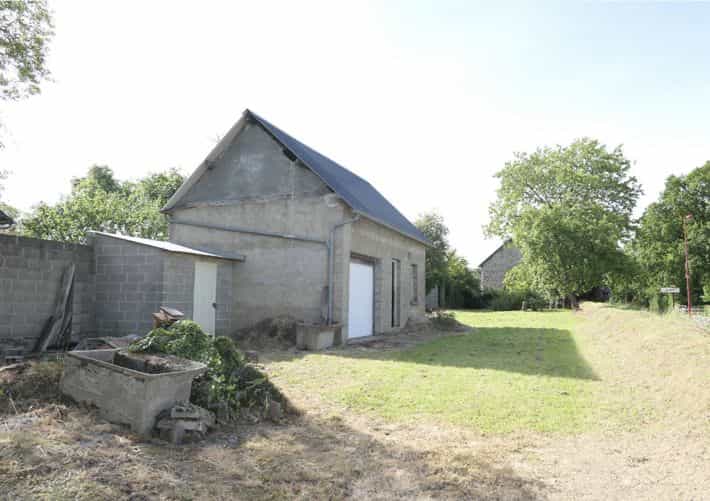 Talo sisään Juvigny les Vallées, Normandie 11826337