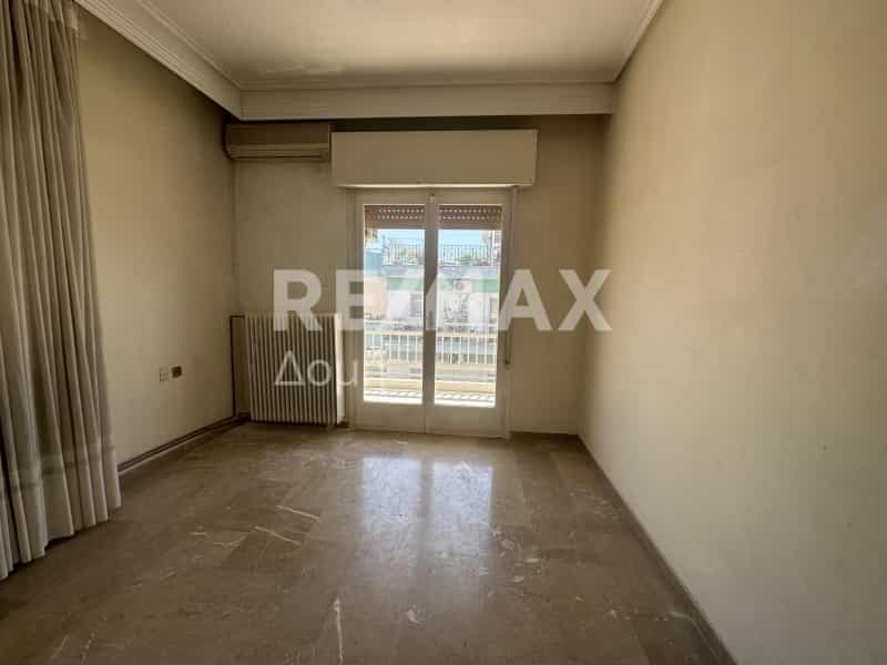 Condominium in Volos,  11827354