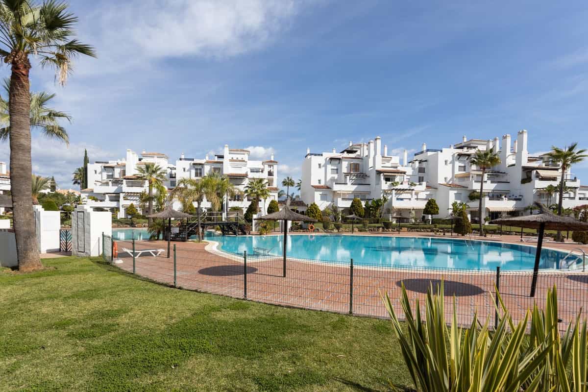 Condominium in San Pedro de Alcantara, Andalusia 11827954
