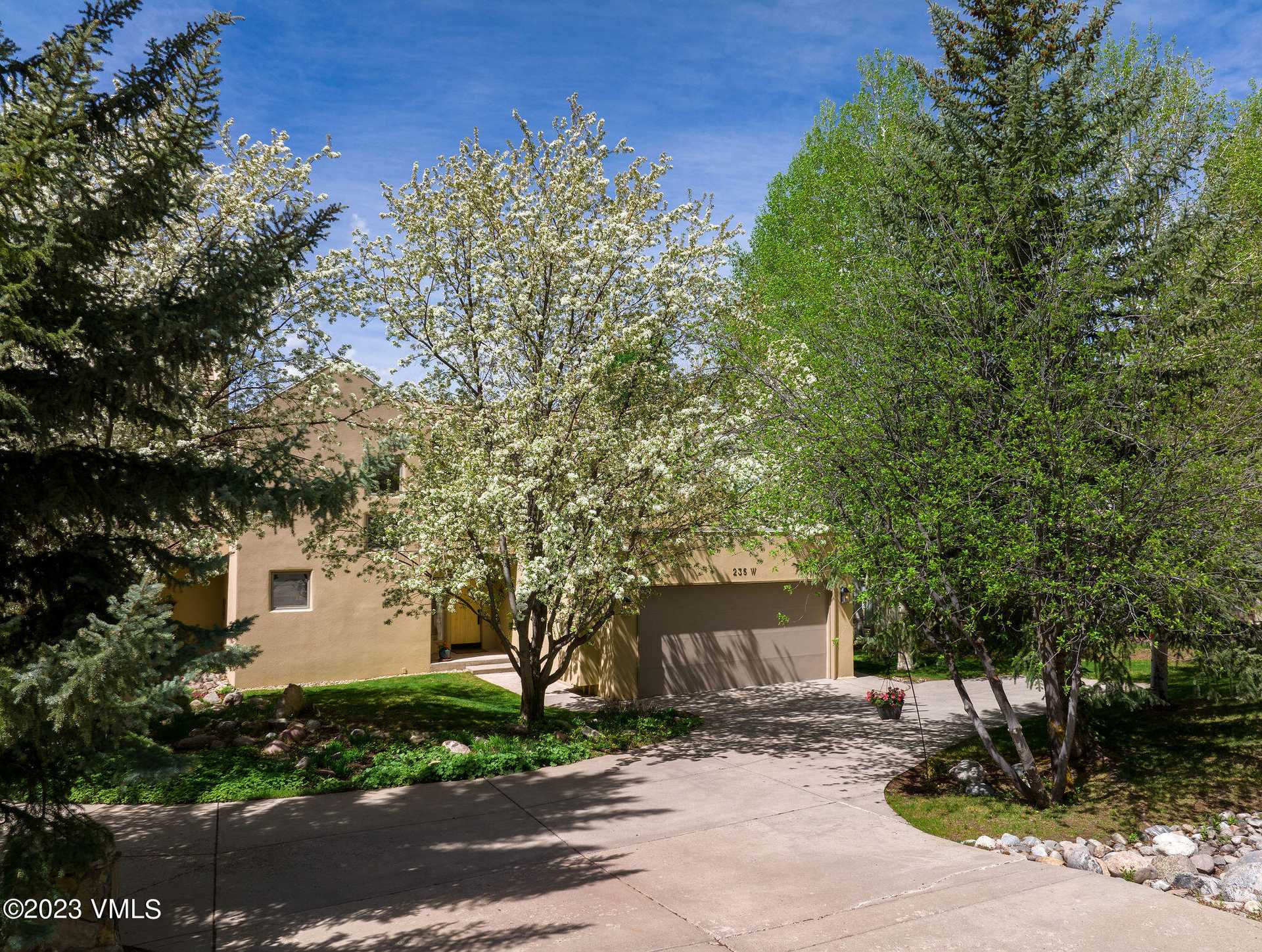 Mehrfamilienhaus im Edwards, Colorado 11827991
