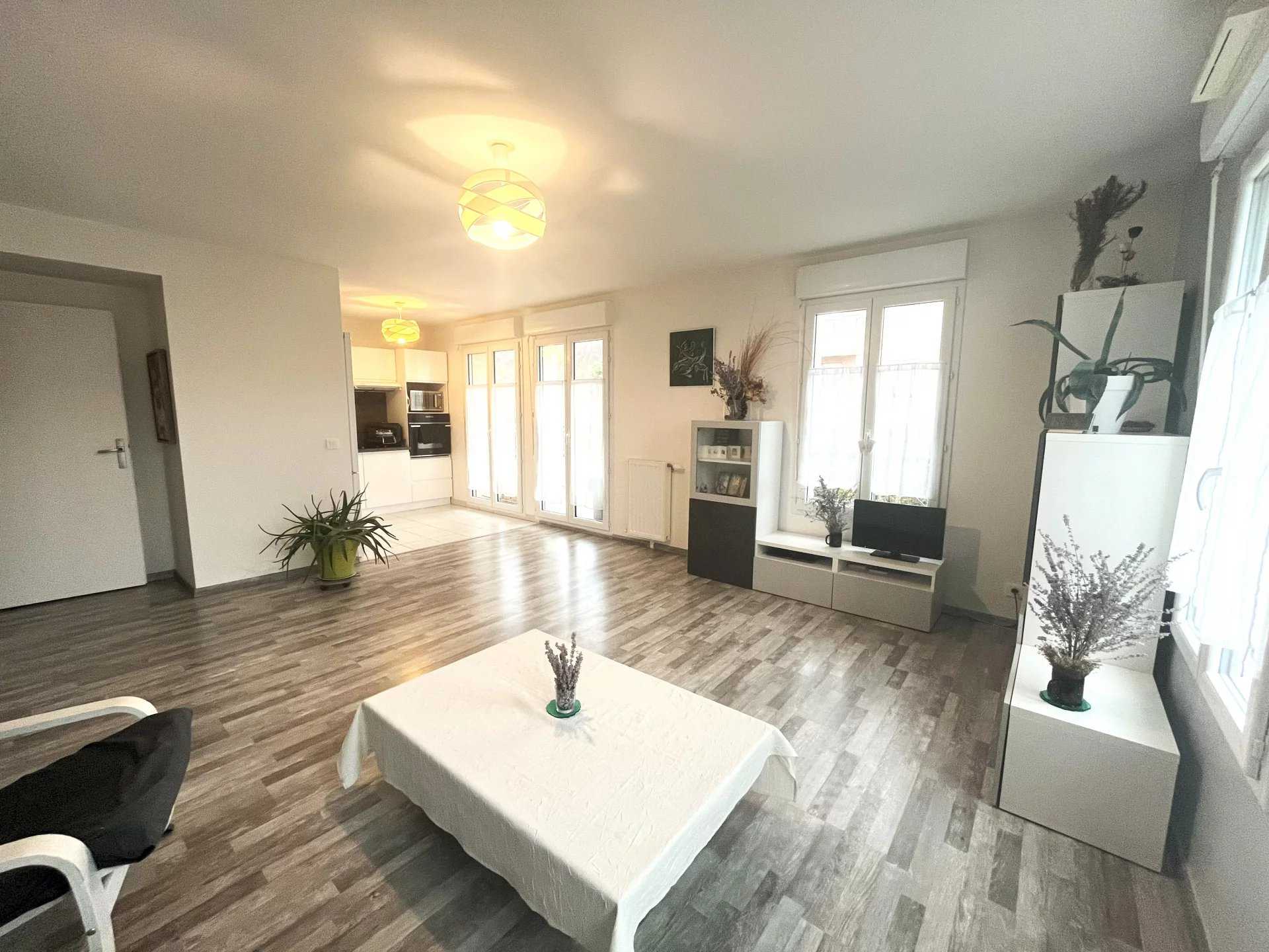 Condominium in Les Clayes-sous-Bois, Yvelines 11828100