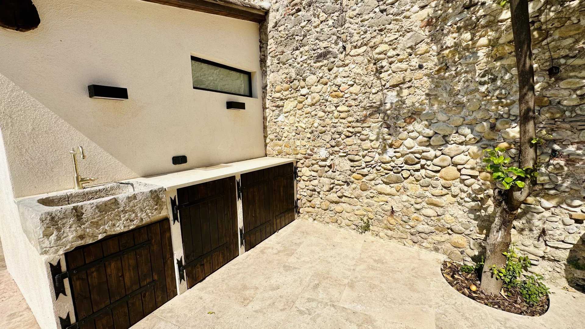 Huis in Cagnes-sur-Mer, Provence-Alpes-Côte d'Azur 11828117
