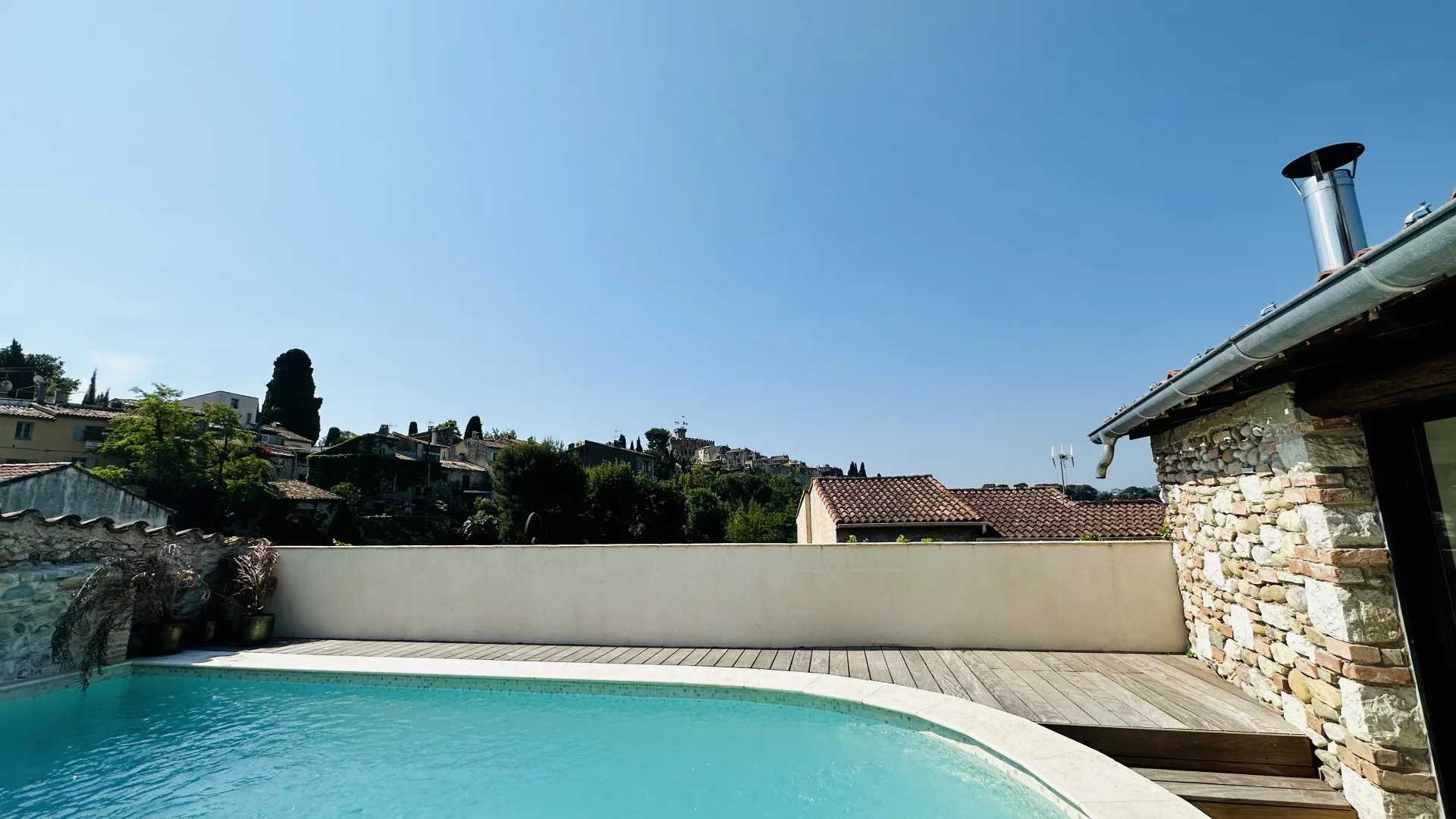 Talo sisään Cagnes-sur-Mer, Provence-Alpes-Cote d'Azur 11828117