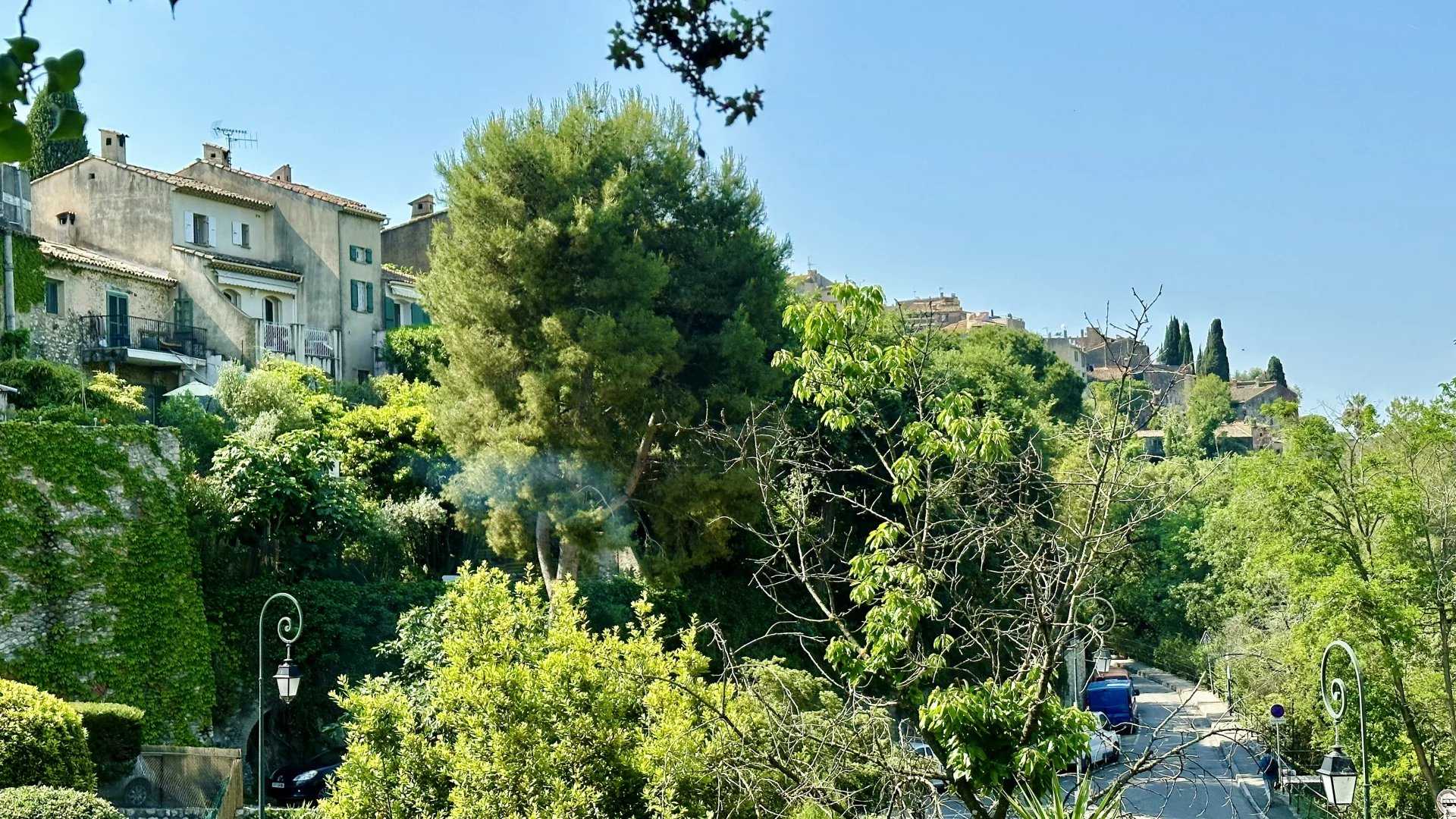 Huis in Cagnes-sur-Mer, Alpes-Maritimes 11828117