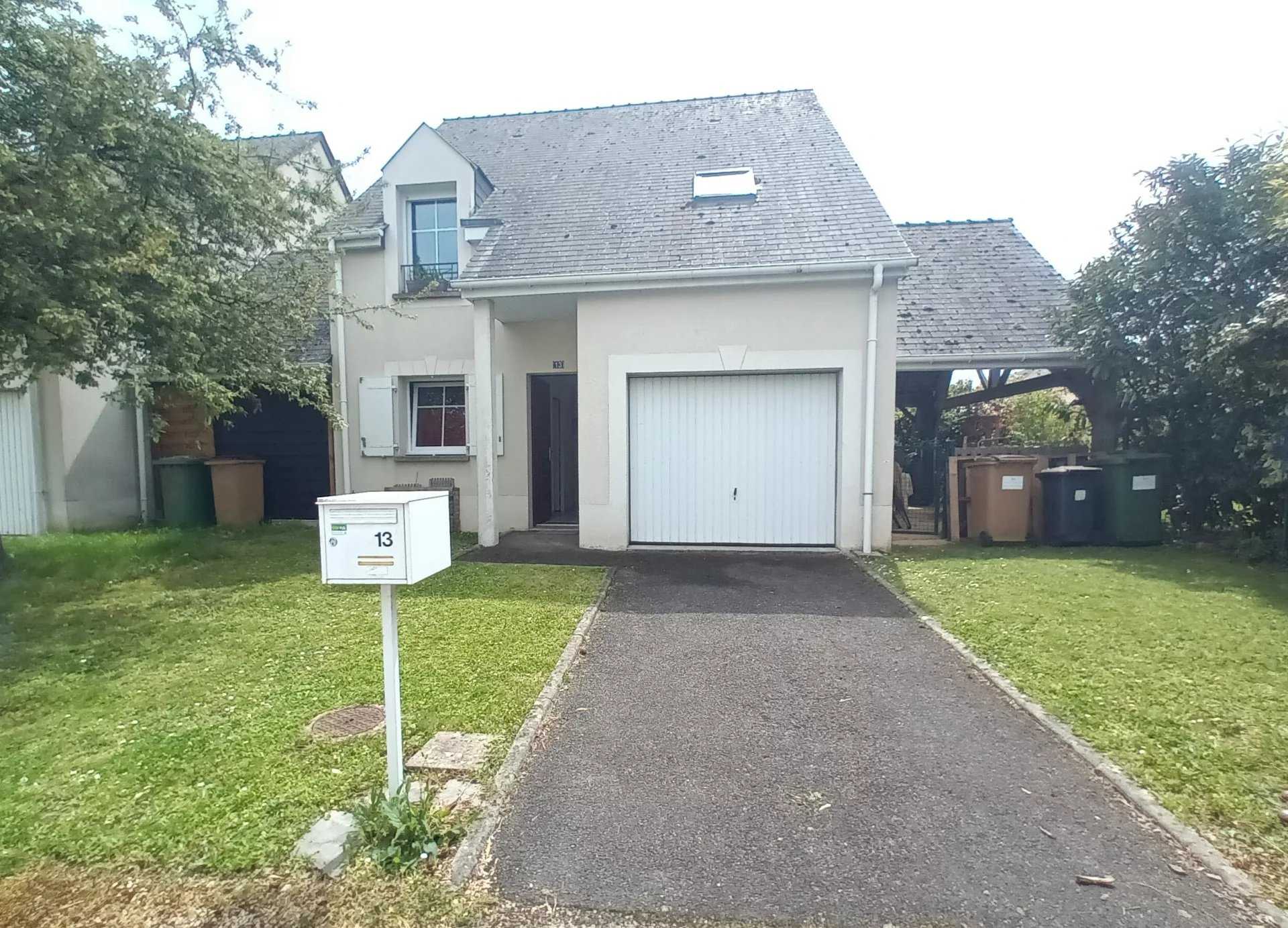 House in Joue-les-Tours, Centre-Val de Loire 11828179
