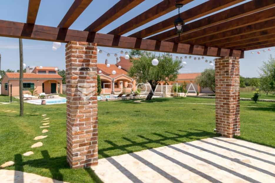 بيت في Prkos, Zadarska županija 11828357