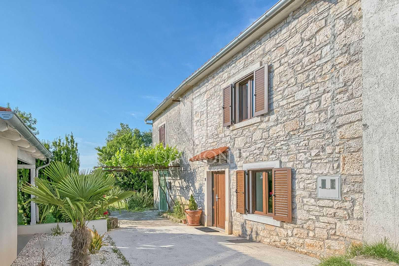 房子 在 Marčana, Istria County 11828633