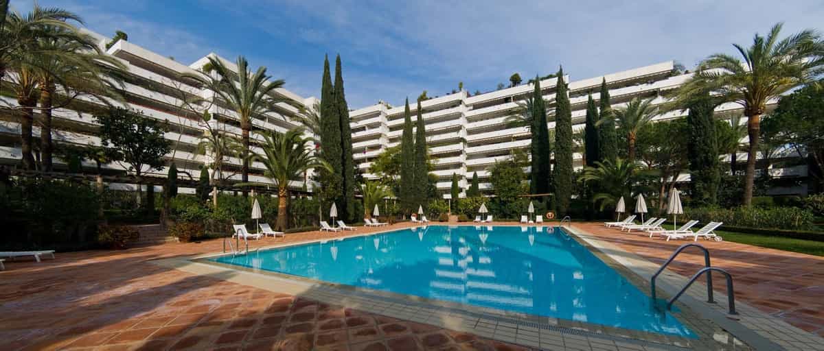 Condominium in Marbella, Andalusië 11829029