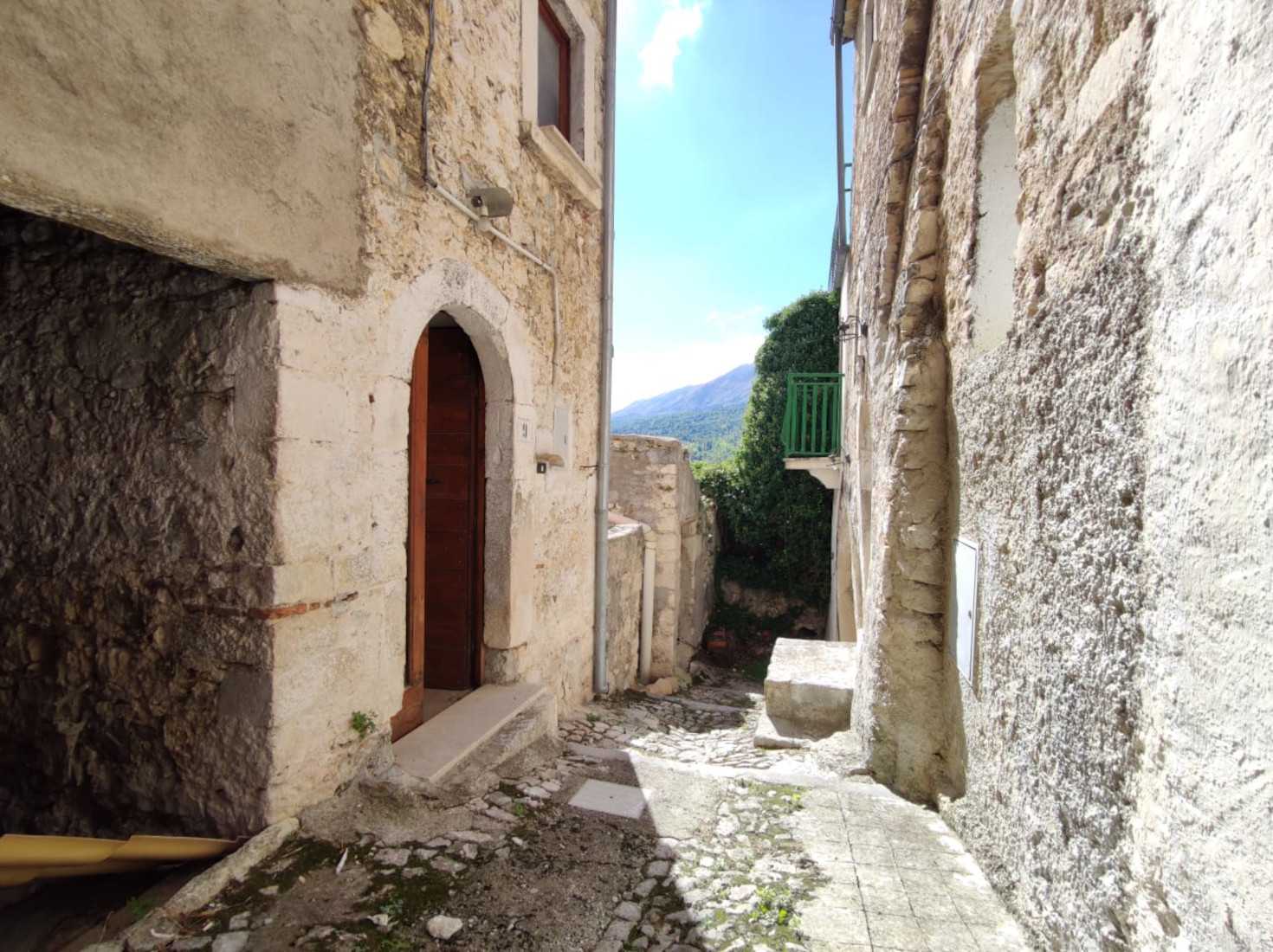 Osakehuoneisto sisään Caramanico Terme, Abruzzo 11829078