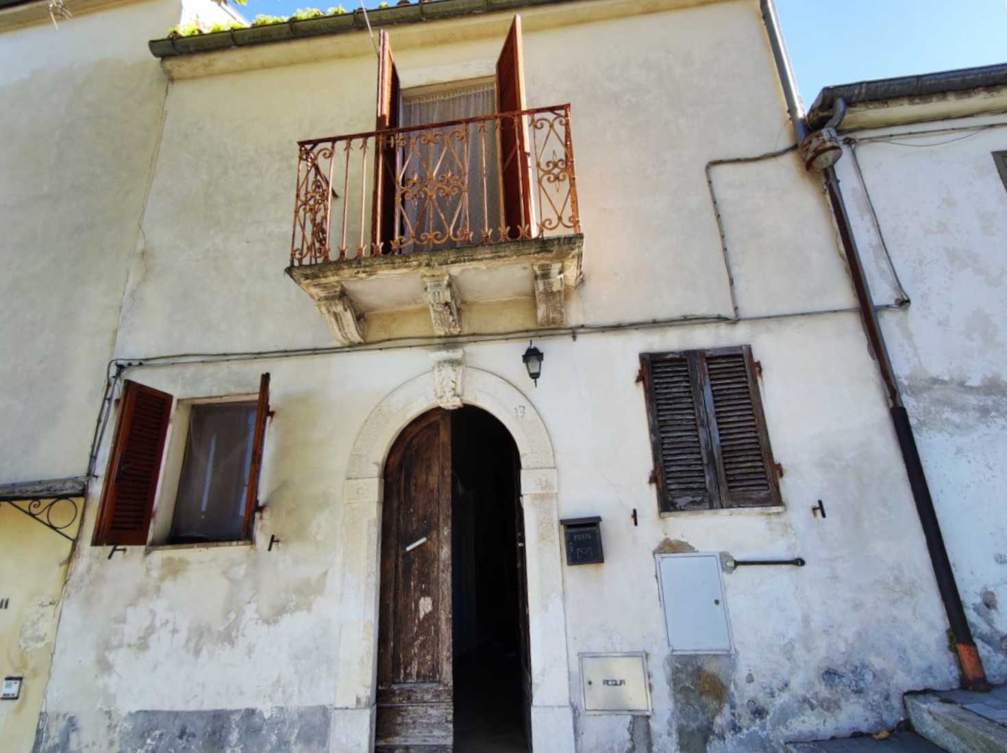 House in San Valentino in Abruzzo Citeriore, Abruzzo 11829081