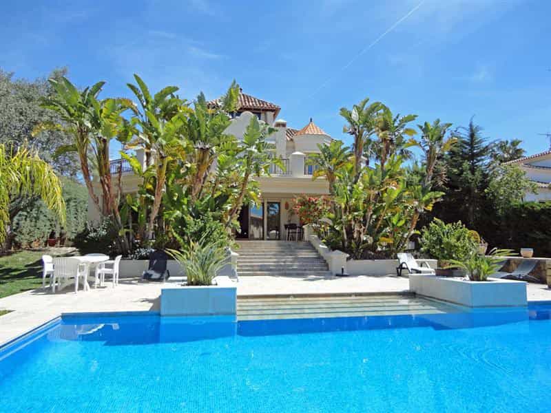 House in Marbella, Andalusia 11829117
