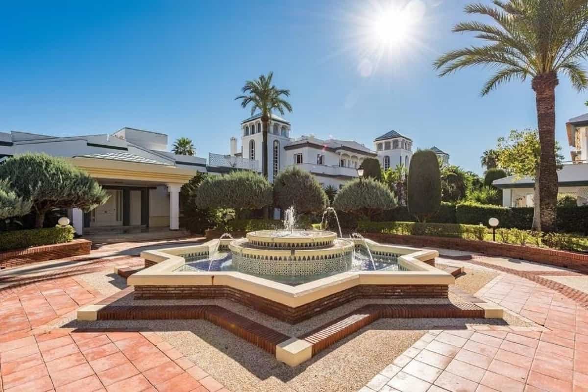 House in Marbella, Andalucía 11830000