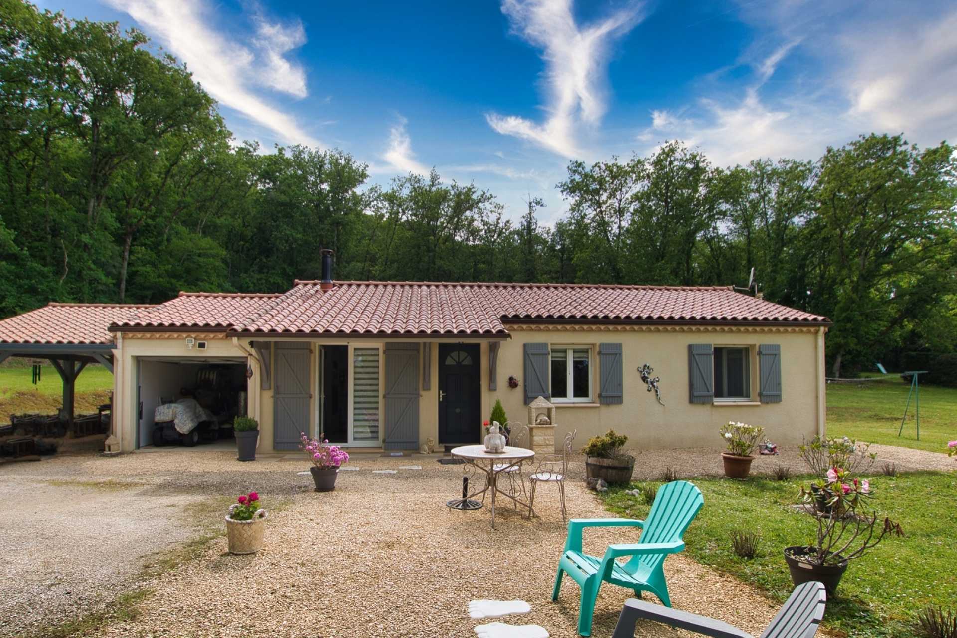 House in Sarlat-la-Caneda, Nouvelle-Aquitaine 11830396