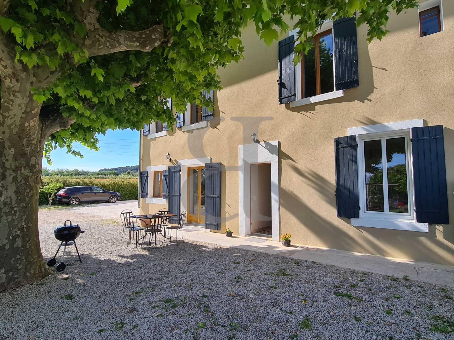 Casa nel Vaison-la-Romaine, Provenza-Alpi-Costa Azzurra 11830405