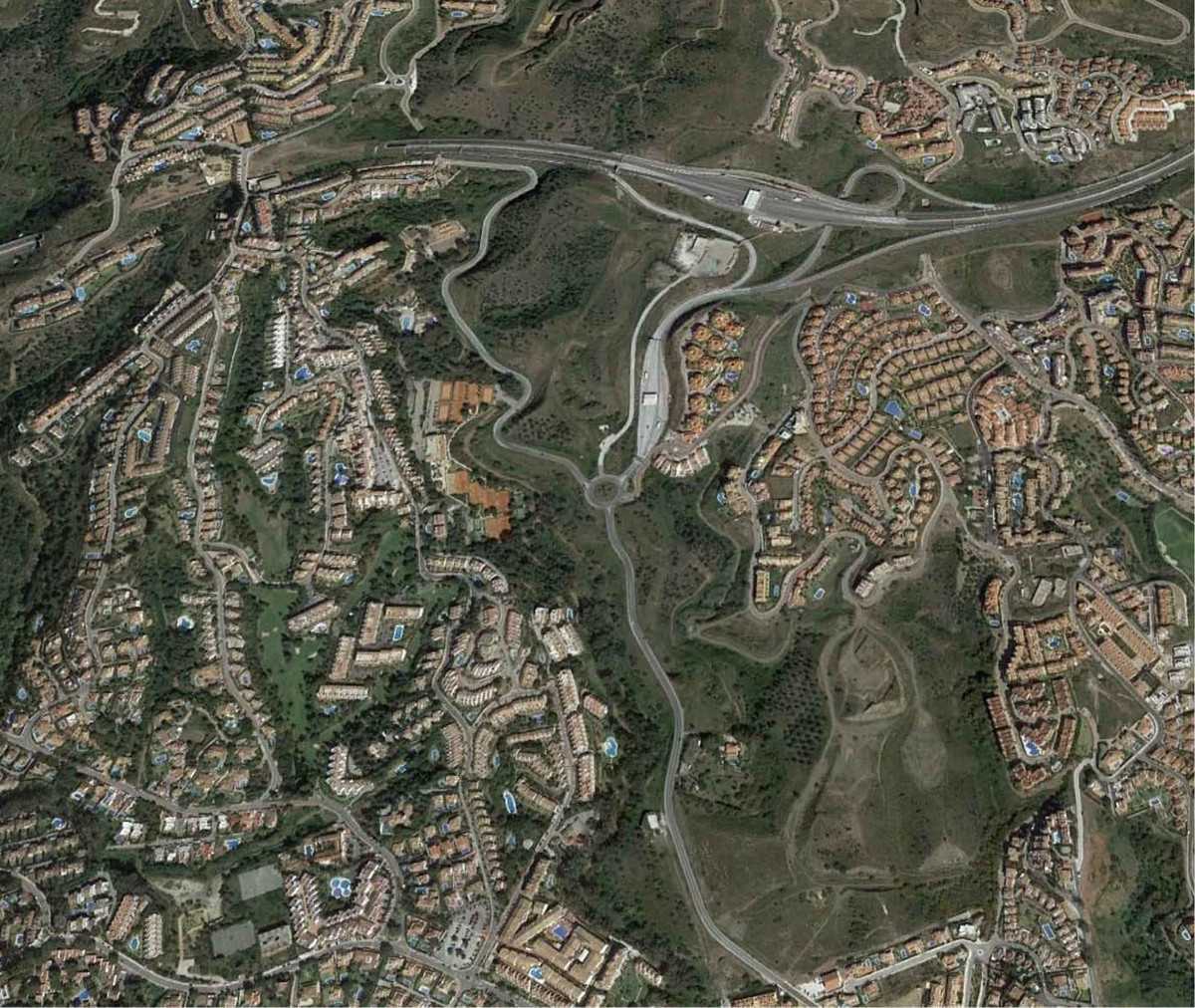 Land in Fuengirola, Andalusia 11830689
