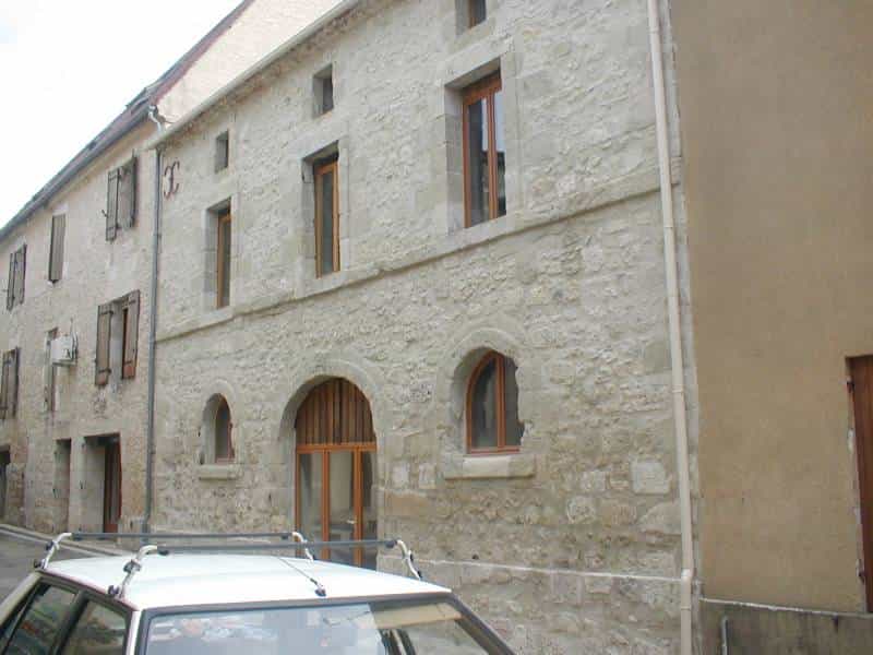 House in Lauzun, Nouvelle-Aquitaine 11831273