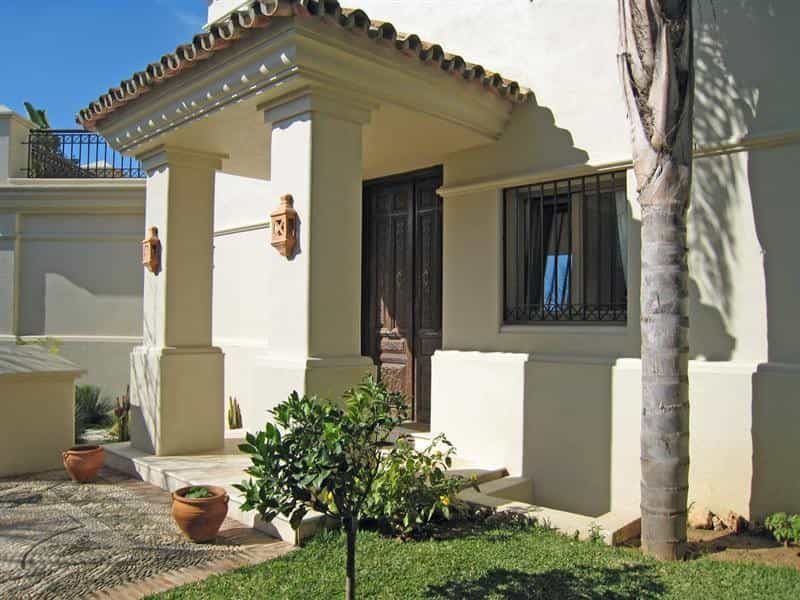 房子 在 Marbella, Andalucía 11831954