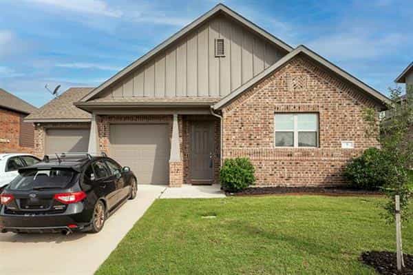 House in Sanger, Texas 11832042