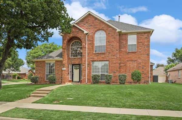 House in Lewisville, Texas 11832096