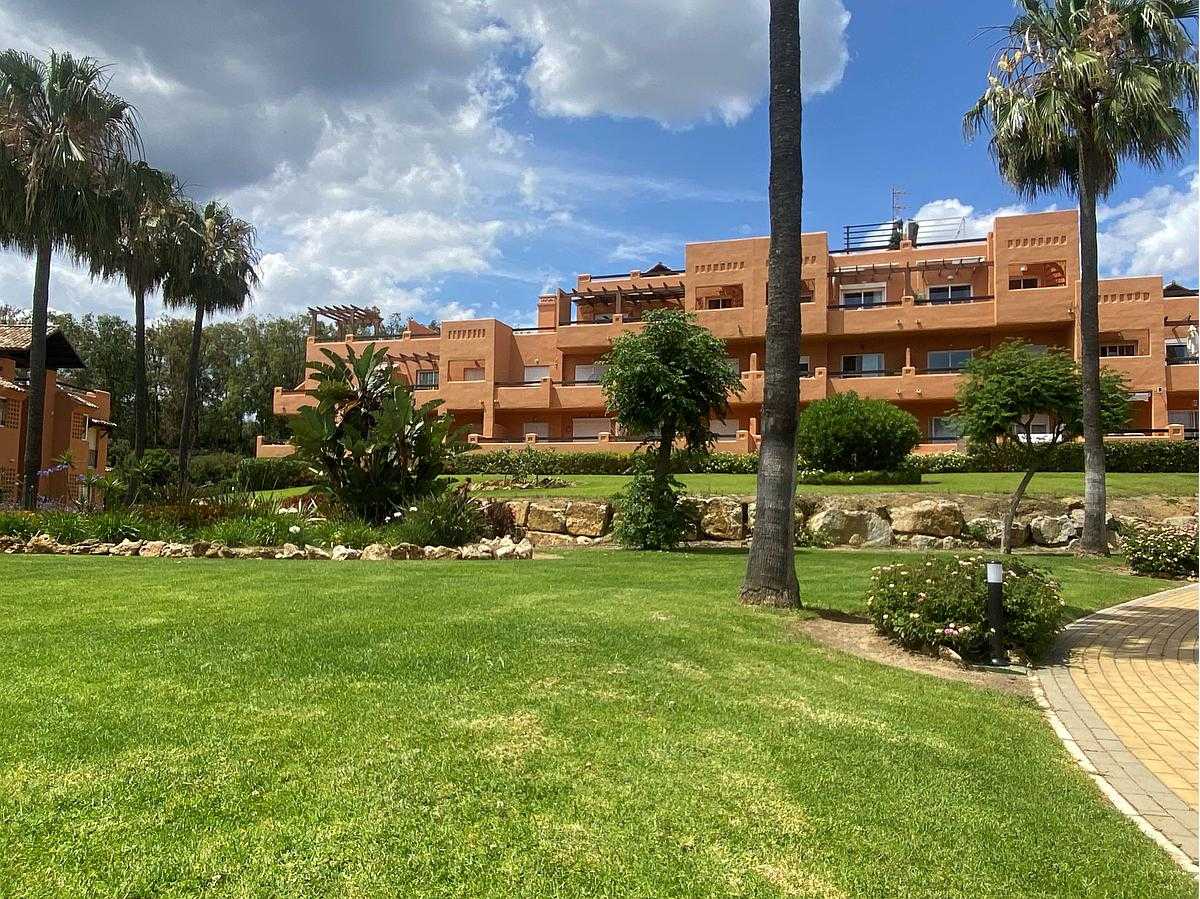 Condominium in Casares, Andalusia 11833135