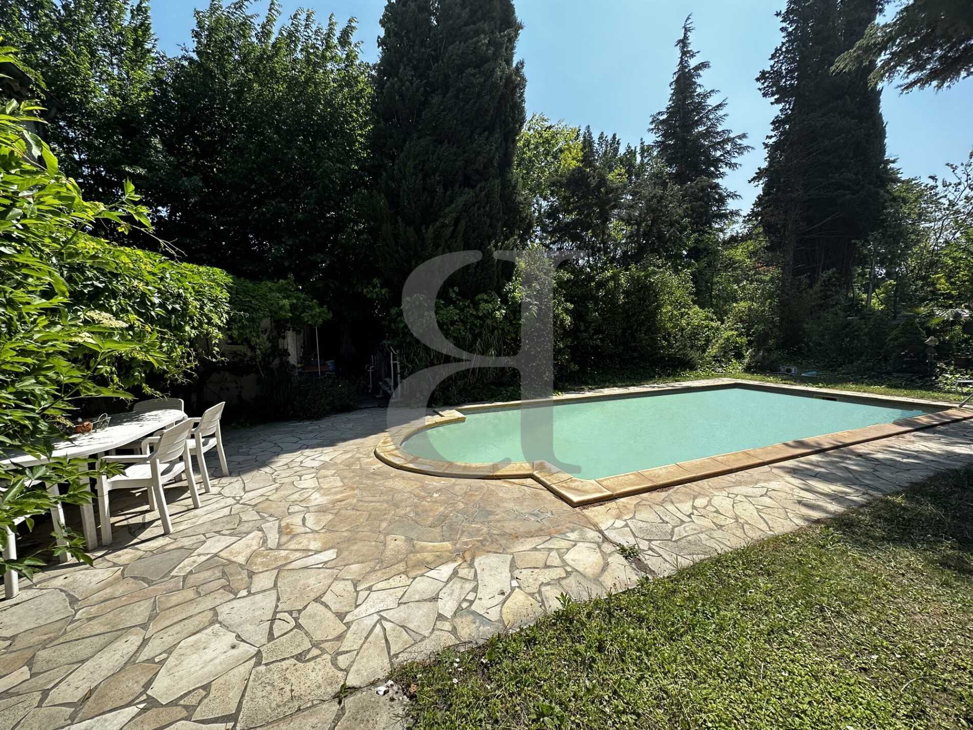 Hus i Velleron, Provence-Alpes-Cote d'Azur 11835015
