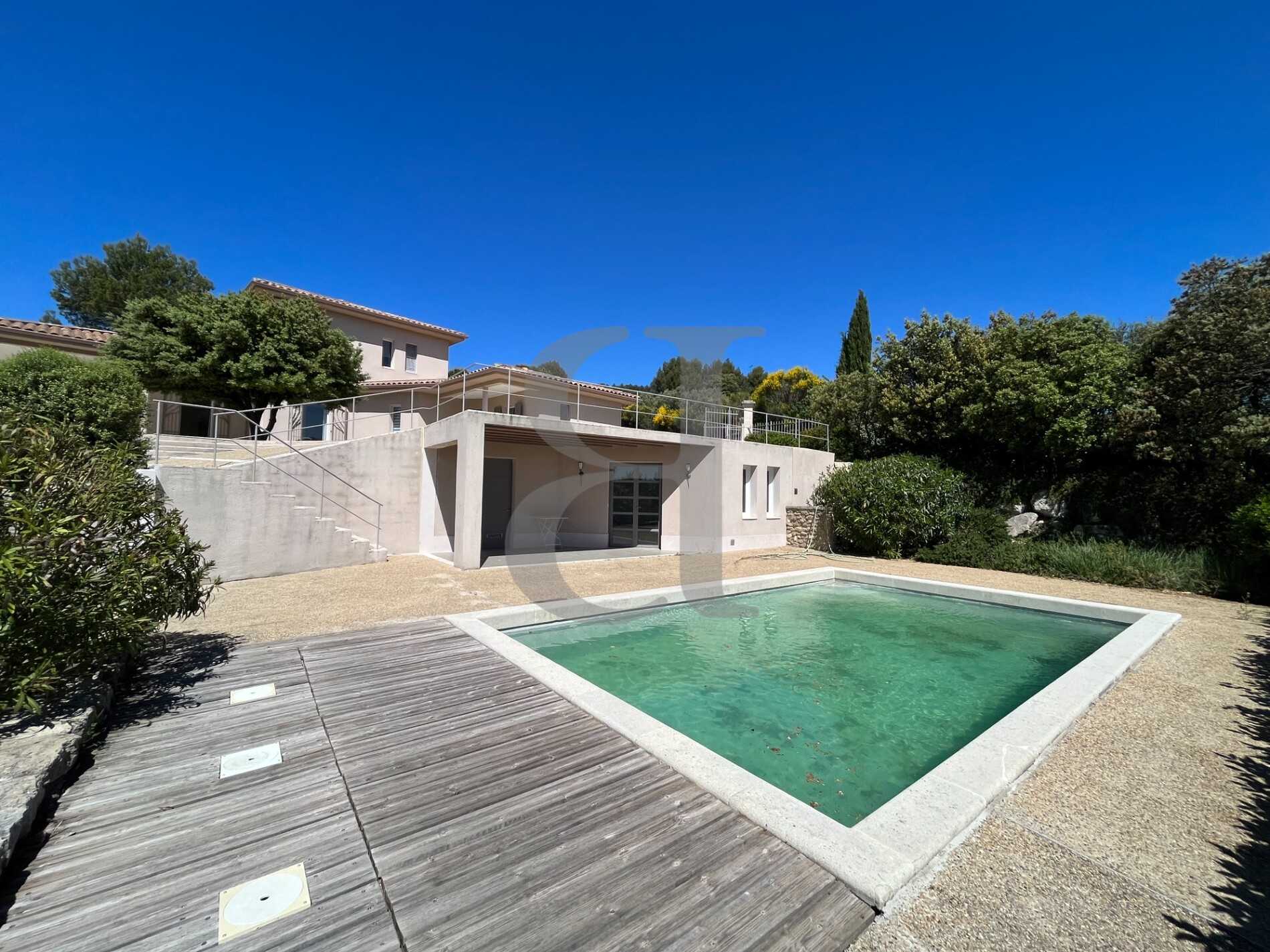 House in Crillon-le-Brave, Provence-Alpes-Cote d'Azur 11835025