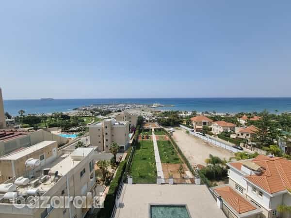 Condominium in Agios Tychon, Larnaka 11837022