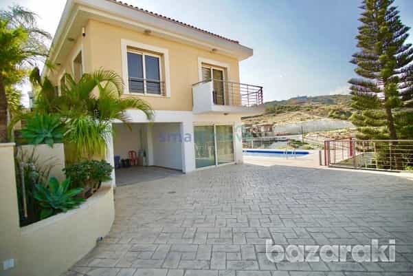 Haus im Agios Tychon, Larnaka 11837034